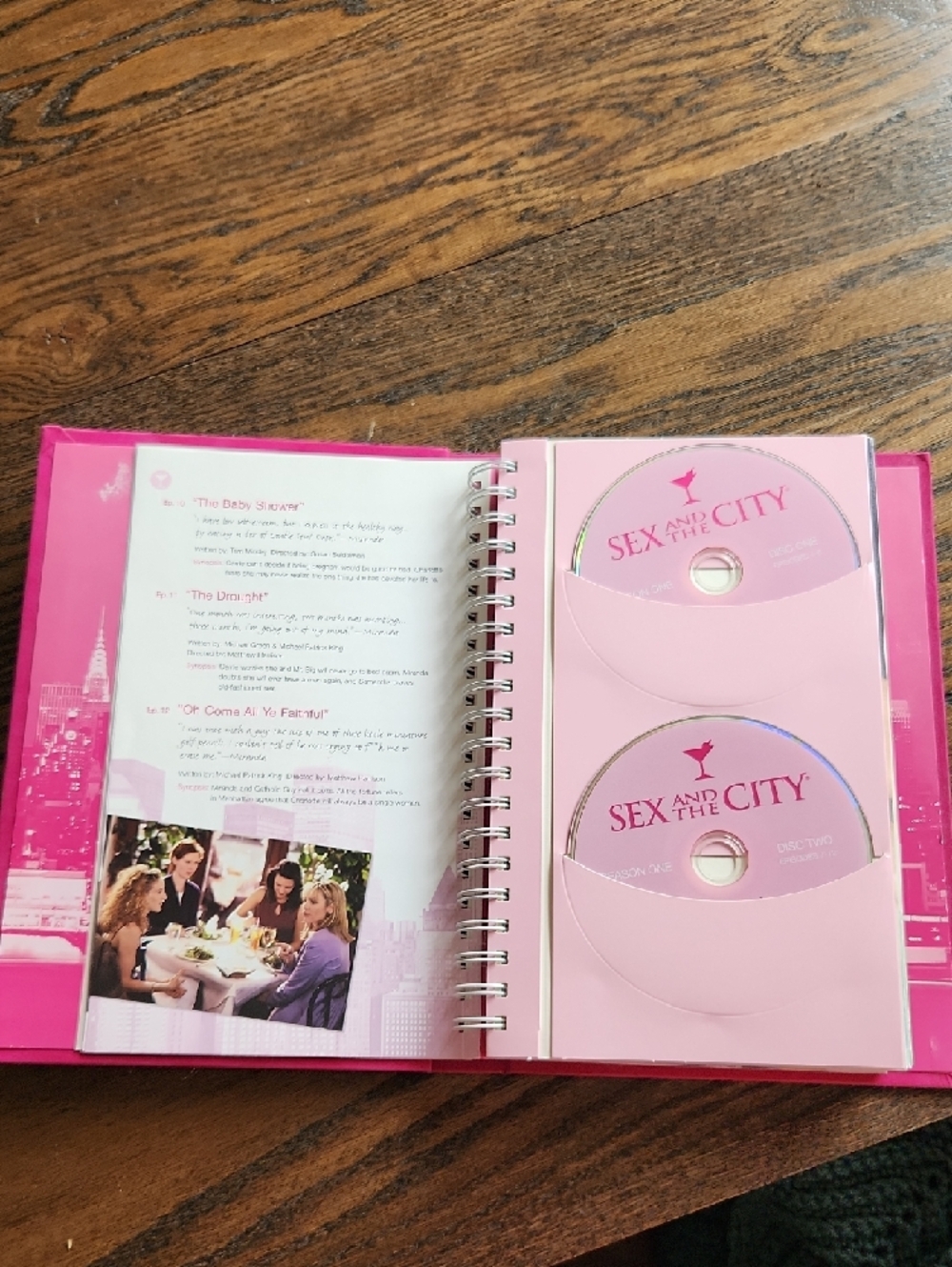 Sex and the City Complete Series Pink Box Set - Picture 5 of 9